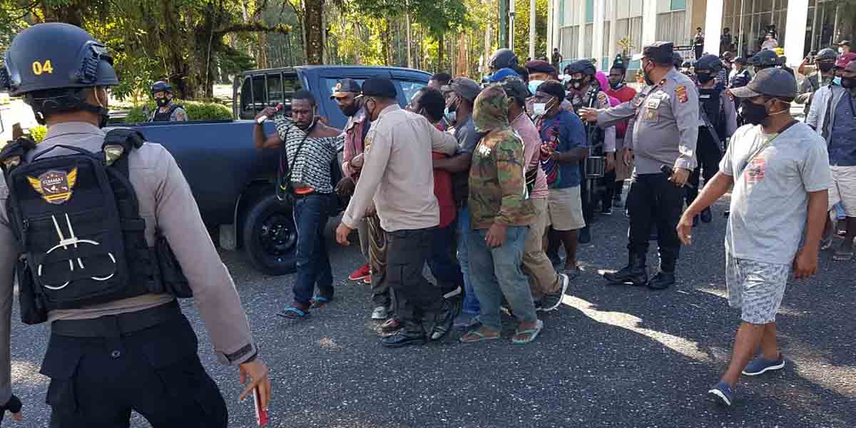 menuding-tidak-transparan-soal-dana-1-persen-masyarakat-minta-departemen-clo-pt-freeport-dibubarkan